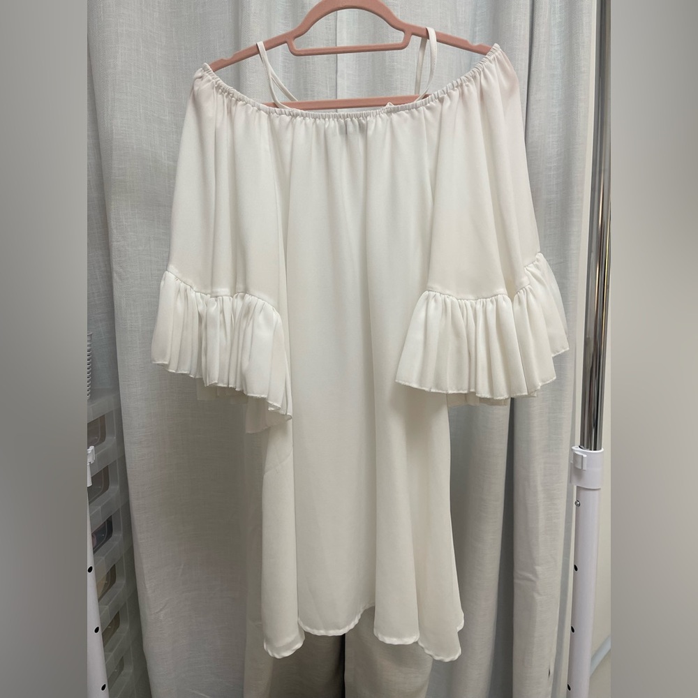 Boohoo White Off-Shoulder dress